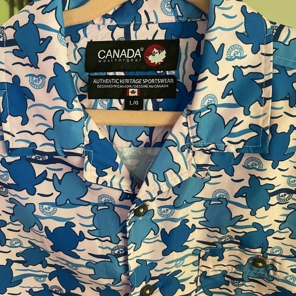 Canada weathergear large SS light pink with blue turtles and has button pocket - Picture 3 of 7